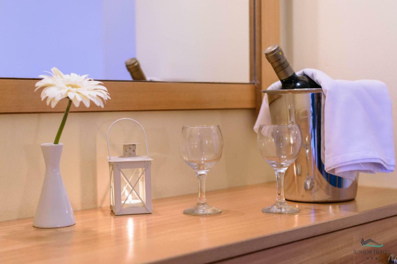 Junior Hotel إريا المظهر الخارجي الصورة