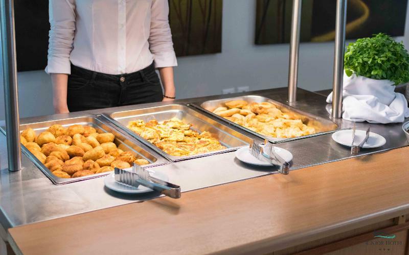 Junior Hotel إريا المظهر الخارجي الصورة